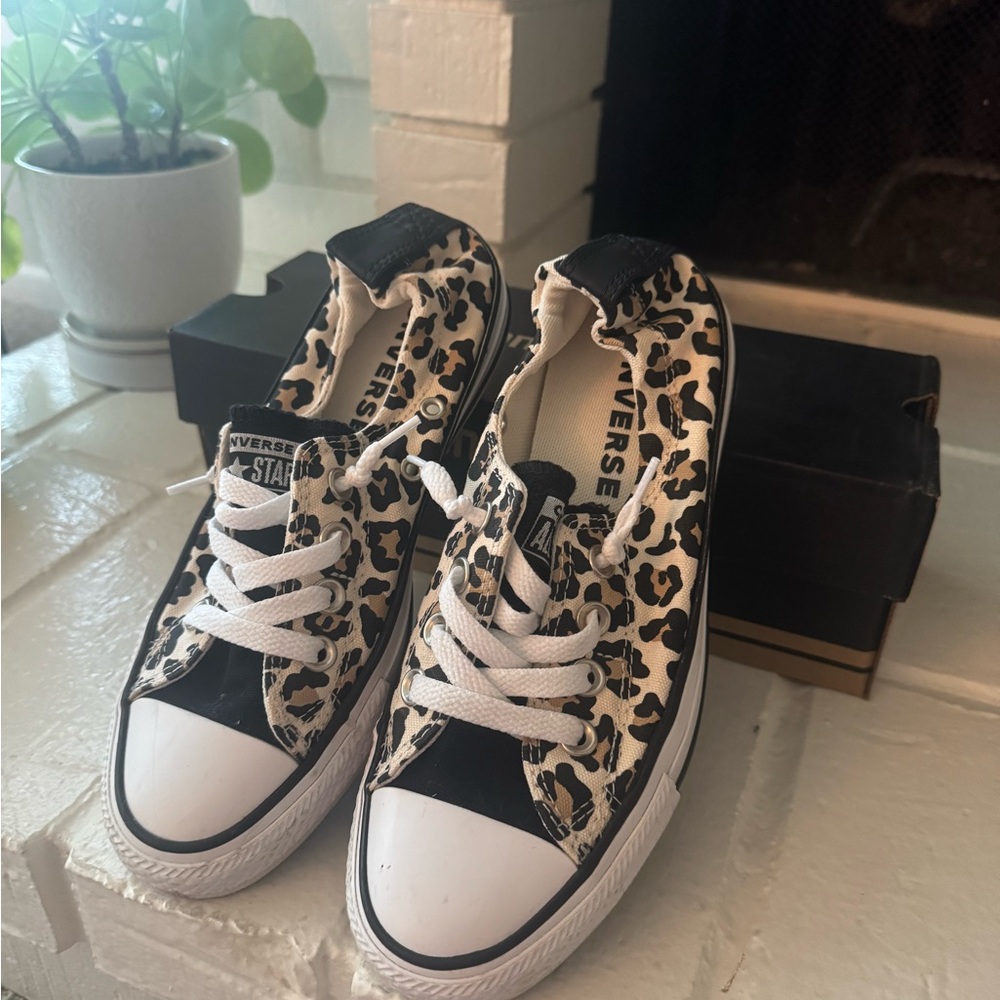 Converse Shoreline Sneakers - Black and Tan Leopard Print 6.5 women’s